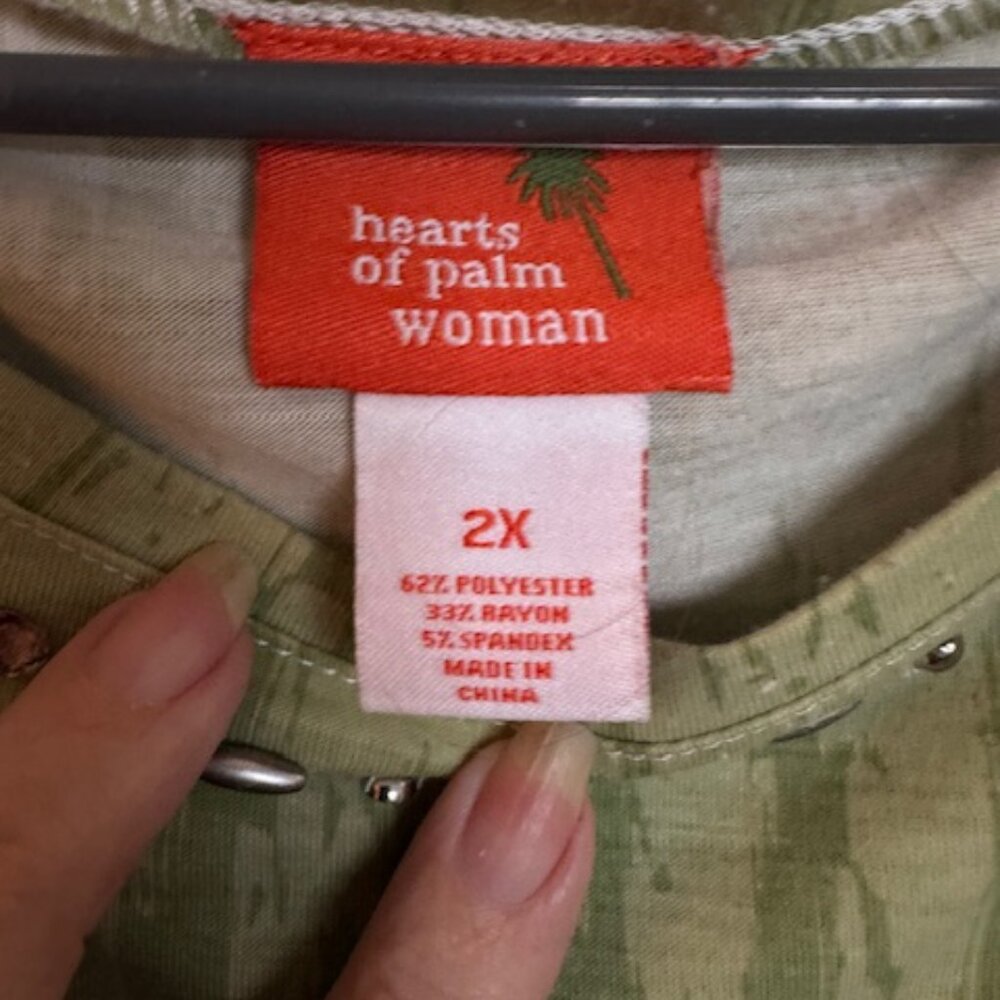 Women's 3/4 sleeve top, "Hearts of Palm" - Picture 3 of 5
